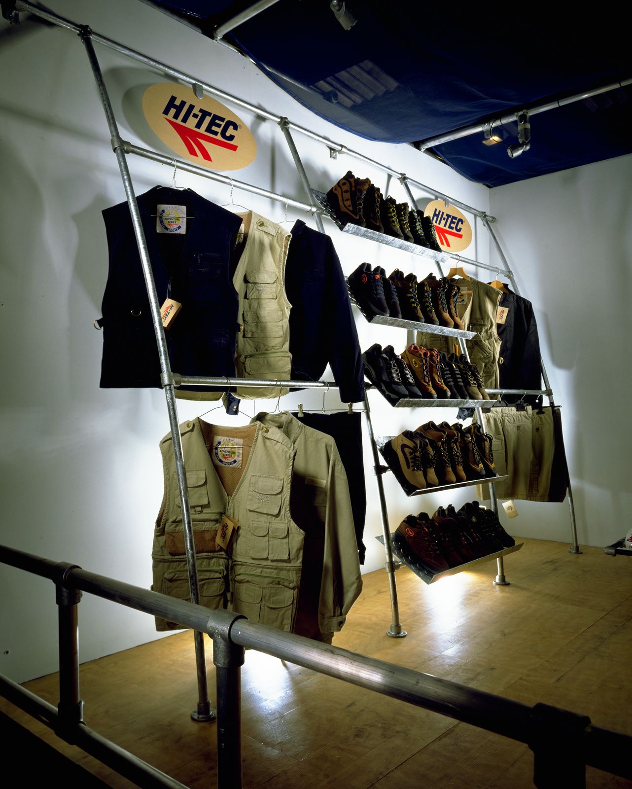 Kee Klamp® Rohrverbinder als Kleiderstange